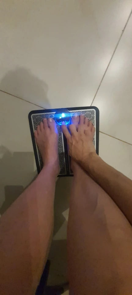 Foto de un cliente usando el masajeador de pies (reseña 21)